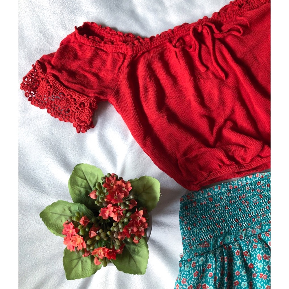 F21 Off the Shoulder Crop Top - Picture 3 of 5